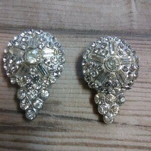 Vintage matching pair of two rhinestone dress clips